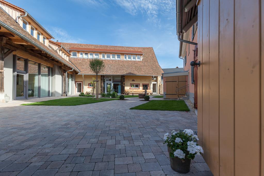 Baumgartners Dreiseithof - Historisch, Modern, Zentral Apartment Bad Krozingen Exterior foto
